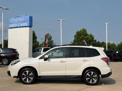 Crystal White Pearl 2018 Subaru Forester 2.5i Limited