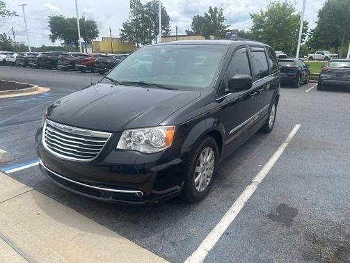 Brilliant Black Crystal Pearlcoat 2015 Chrysler Town & Country Touring