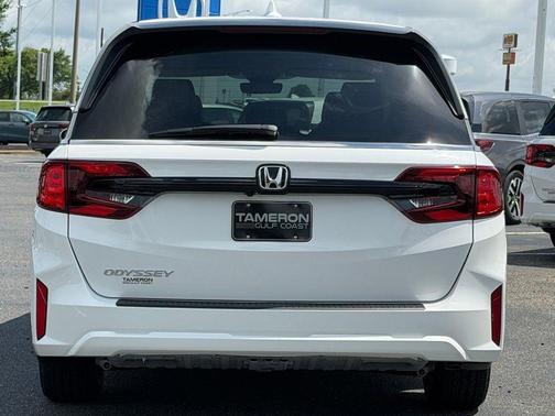 Platinum White Pearl 2026 Honda Odyssey EX-L