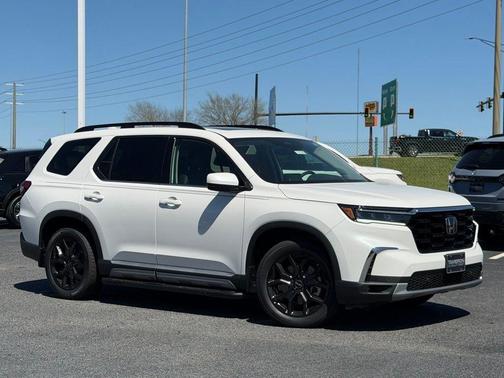 2025 Honda Pilot Touring 8-Passenger