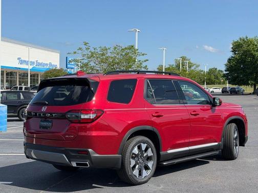 Radiant Red Metallic II 2026 Honda Pilot Elite