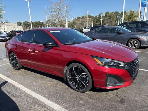 2024 Nissan Altima SR FWD