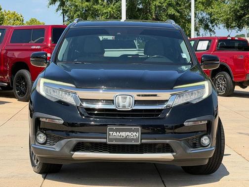 Crystal Black Pearl 2019 Honda Pilot Touring 8-Passenger