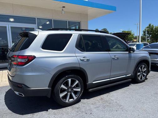 Lunar Silver Metallic 2025 Honda Pilot