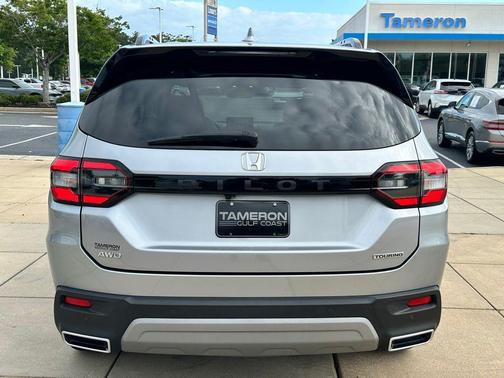 Lunar Silver Metallic 2025 Honda Pilot