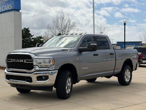 2023 RAM 2500 Big Horn Crew Cab 4x4 6'4' Box