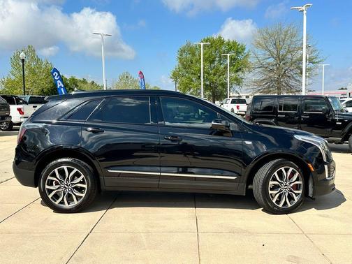 Stellar Black Metallic 2022 Cadillac XT5 Sport