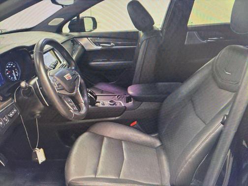 2022 Cadillac XT5 Sport