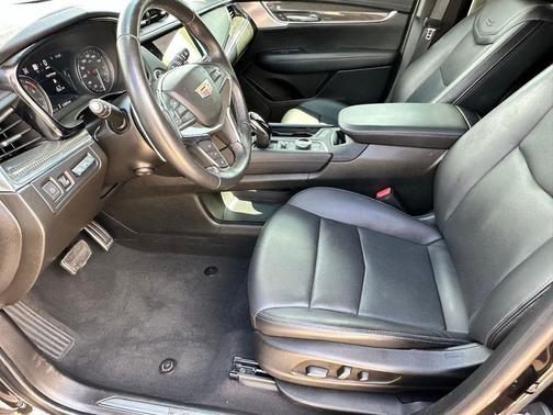 Stellar Black Metallic 2022 Cadillac XT5 Sport