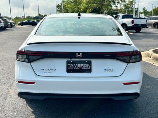 Platinum White Pearl 2023 Honda Accord Hybrid Sport