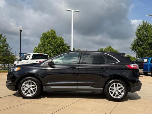 Black Metallic 2024 Ford Edge SEL