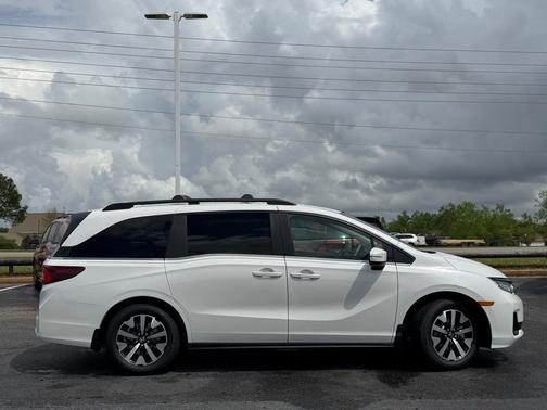 Platinum White Pearl 2026 Honda Odyssey EX-L
