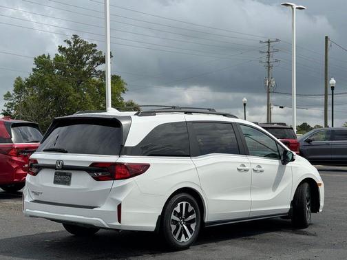 Platinum White Pearl 2026 Honda Odyssey EX-L