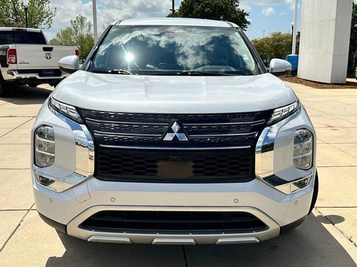 2023 Mitsubishi Outlander SE Special Edition 2WD