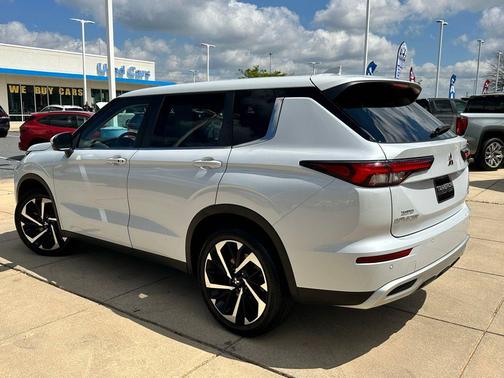 2023 Mitsubishi Outlander SE Special Edition 2WD