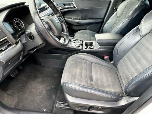 2023 Mitsubishi Outlander SE Special Edition 2WD