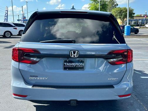 Sonic Gray Pearl 2023 Honda Odyssey Sport