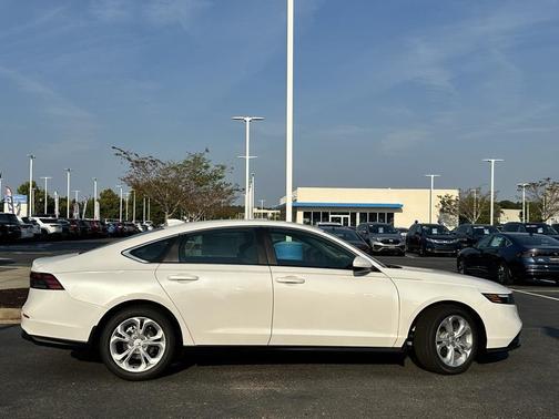 Platinum White Pearl 2025 Honda Accord LX 1.5T