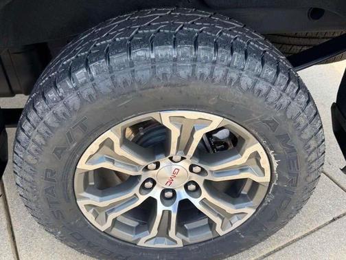 Sterling Metallic 2025 GMC Sierra 1500 SLT