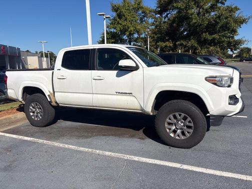 Super White 2017 Toyota Tacoma SR5