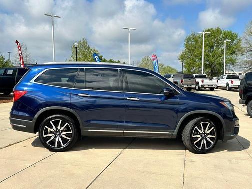 Obsidian Blue Pearl 2022 Honda Pilot Touring 8-Passenger