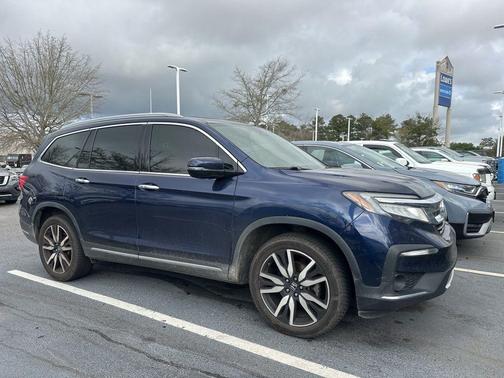 2022 Honda Pilot Touring 8-Passenger