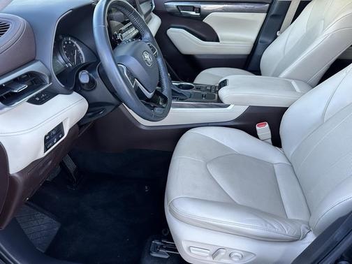 2022 Toyota Highlander Limited