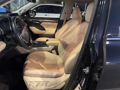 2022 Toyota Highlander Limited