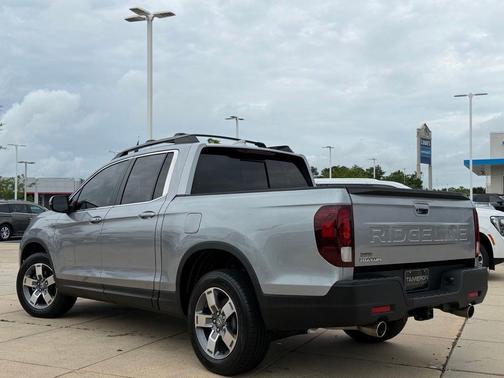 Silver 2024 Honda Ridgeline RTL