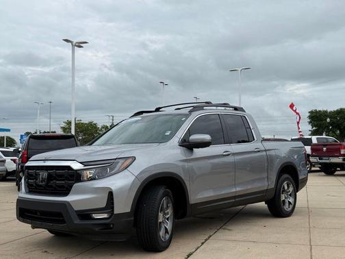 Silver 2024 Honda Ridgeline RTL