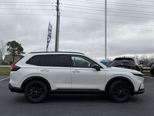 Platinum White Pearl 2026 Honda CR-V Hybrid Sport-L FWD