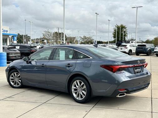 2022 Toyota Avalon XLE