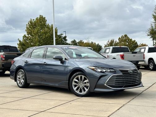 2022 Toyota Avalon XLE