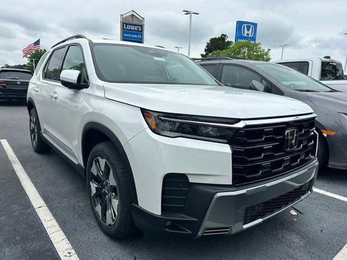 Platinum White Pearl 2026 Honda Pilot Touring 8-Passenger