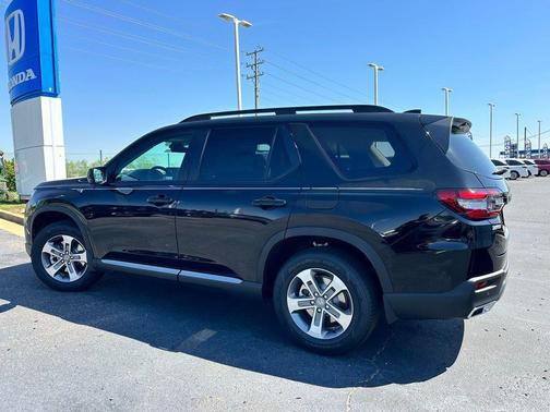 Crystal Black Pearl 2026 Honda Pilot EX-L
