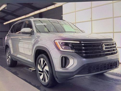 Silver Mist Metallic 2025 Volkswagen Atlas 2.0T SE w/Technology
