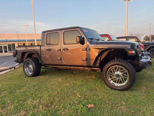 2024 Jeep Gladiator Sport S