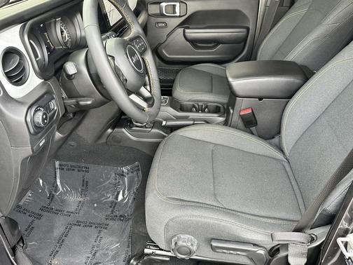 2024 Jeep Gladiator Sport S