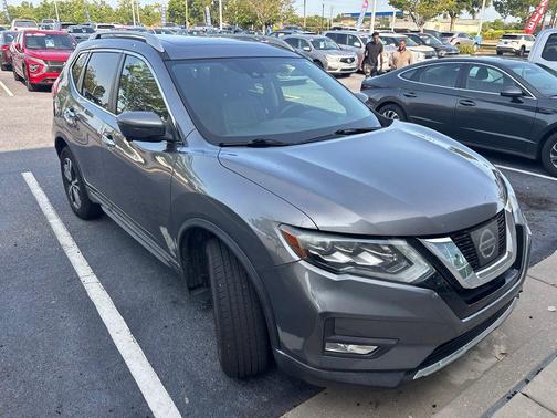 Gun Metallic 2017 Nissan Rogue SL