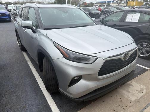 2024 Toyota Highlander XLE