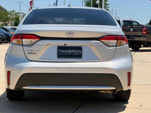 Classic Silver Metallic 2020 Toyota Corolla LE