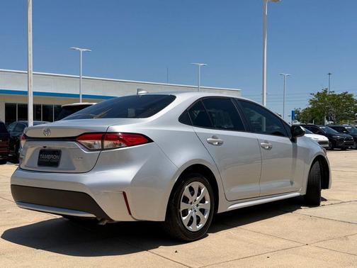 Classic Silver Metallic 2020 Toyota Corolla LE