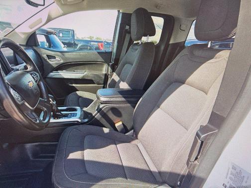 Summit White 2022 Chevrolet Colorado LT