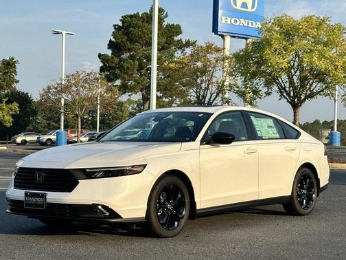 Platinum White Pearl 2025 Honda Accord SE
