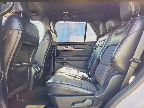 Star White Metallic Tri-Coat 2025 Ford Explorer ST-Line