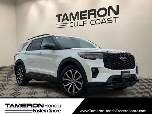Star White Metallic Tri-Coat 2025 Ford Explorer ST-Line