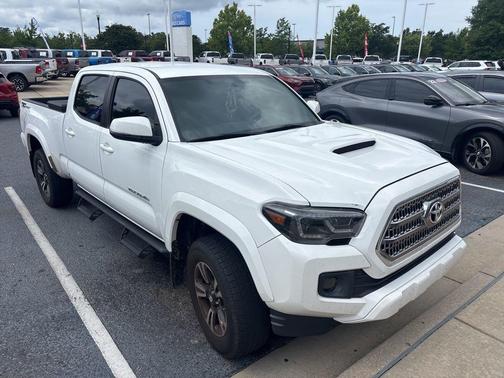 Super White 2017 Toyota Tacoma TRD Sport
