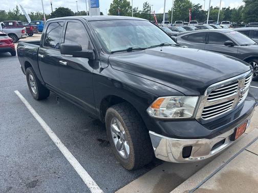 Brilliant Black Crystal Pearlcoat 2017 RAM 1500 Lone Star