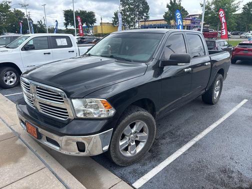 Brilliant Black Crystal Pearlcoat 2017 RAM 1500 Lone Star