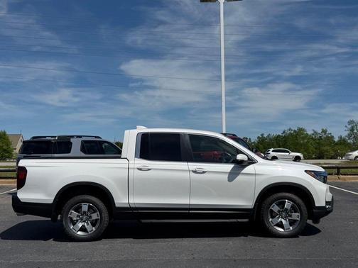 Platinum White Pearl 2026 Honda Ridgeline RTL